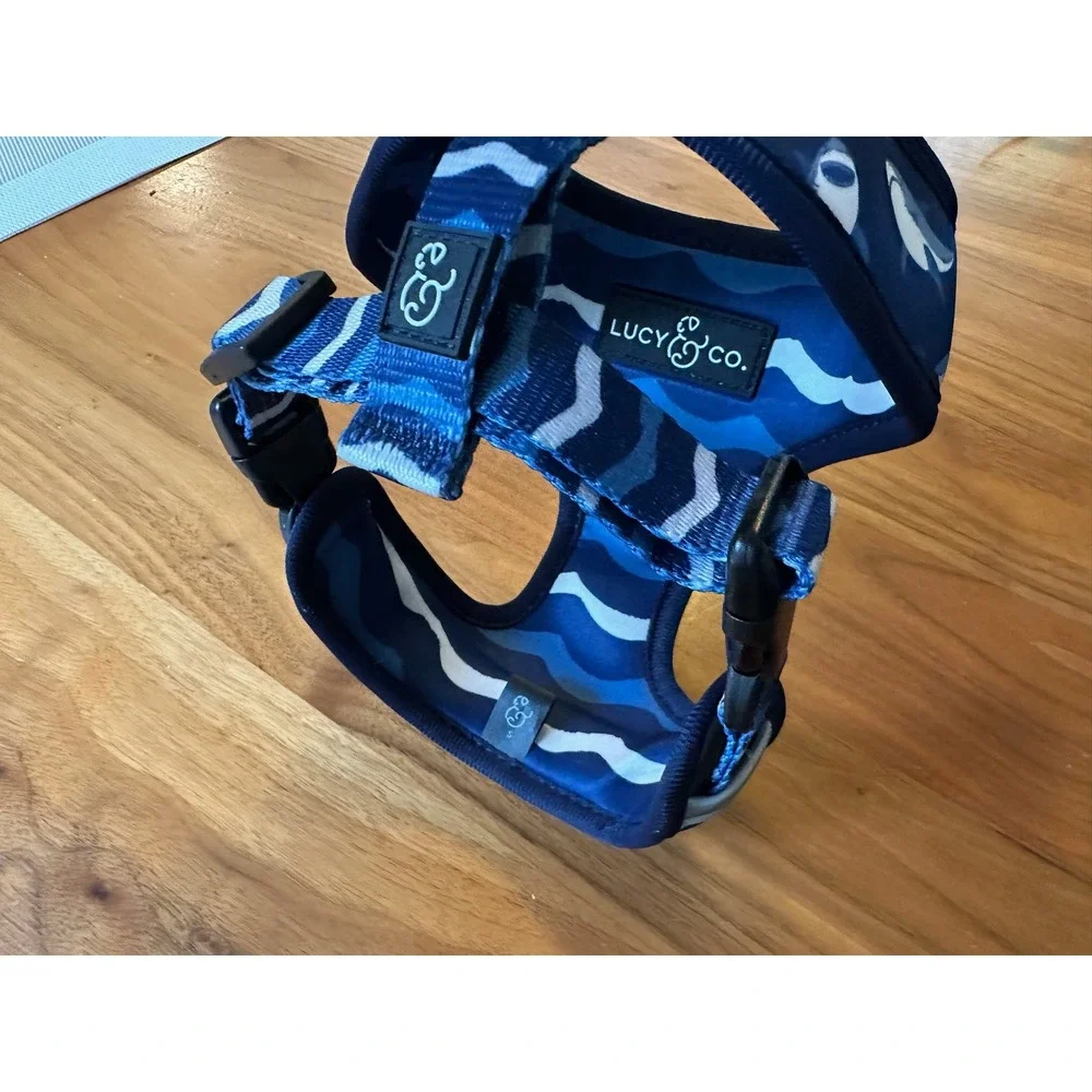 Lucy & Co. Reversible Dog‎ Harness Shark & Waves Print Blue Neoprene Size S**
